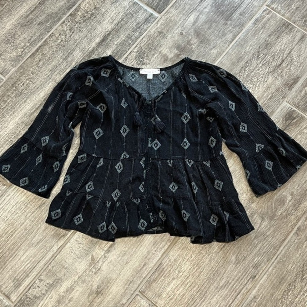 Persaya Girl Black Boho Peasant Top Geometric Print Bell Sleeve Tie Neck‎ Small